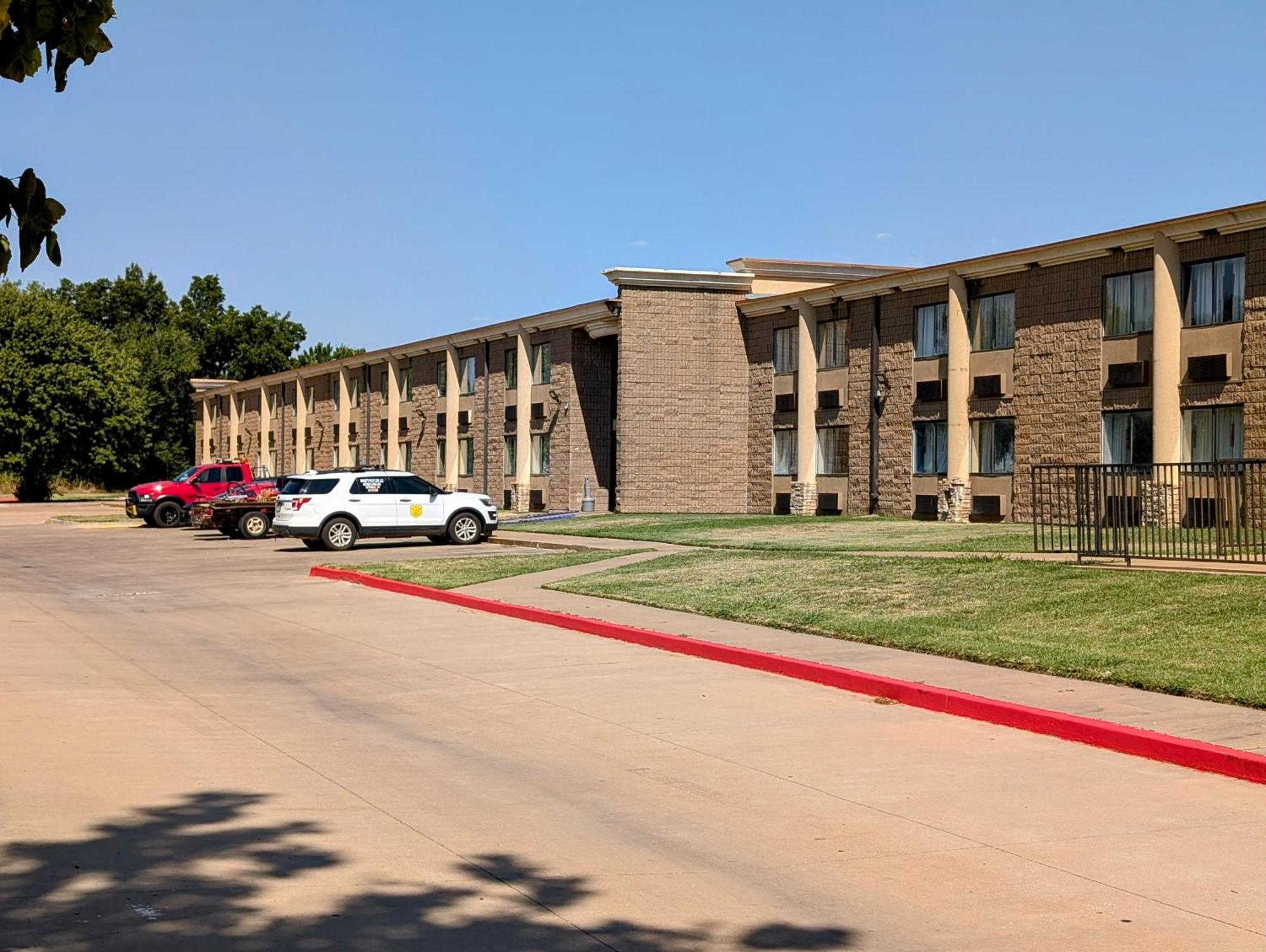 Travelodge By Wyndham Enid Exterior foto